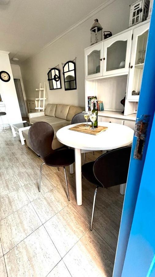 Cozy And Bright Locos Apartment